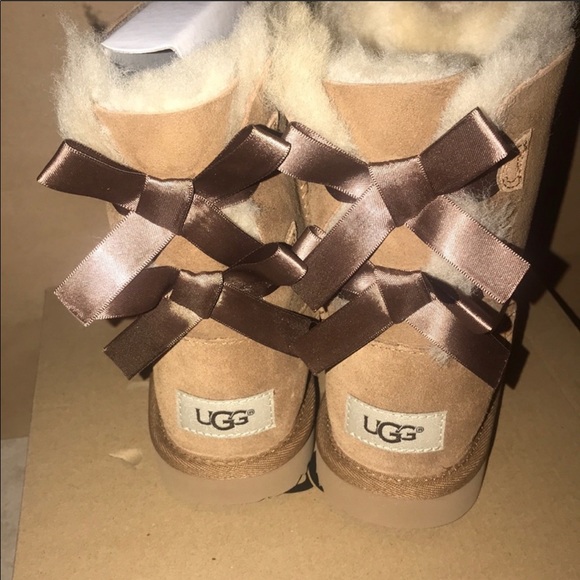 Kids UGG BAILEY BOW II CHESTNUT - Picture 11 of 14
